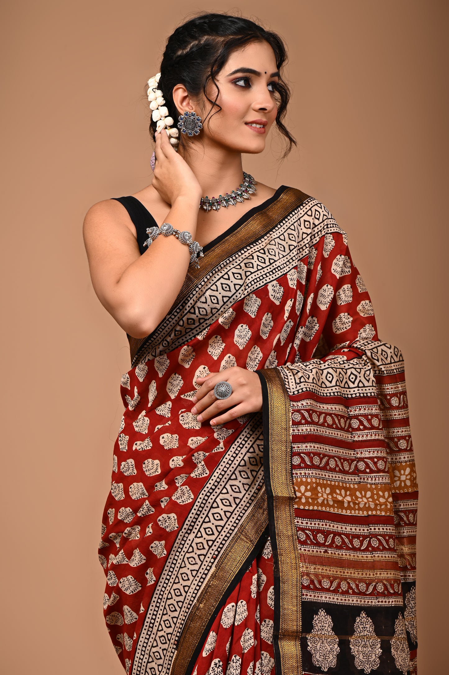 Maheshwari Silk Saree With Unstiched Blouse - Mj Creation